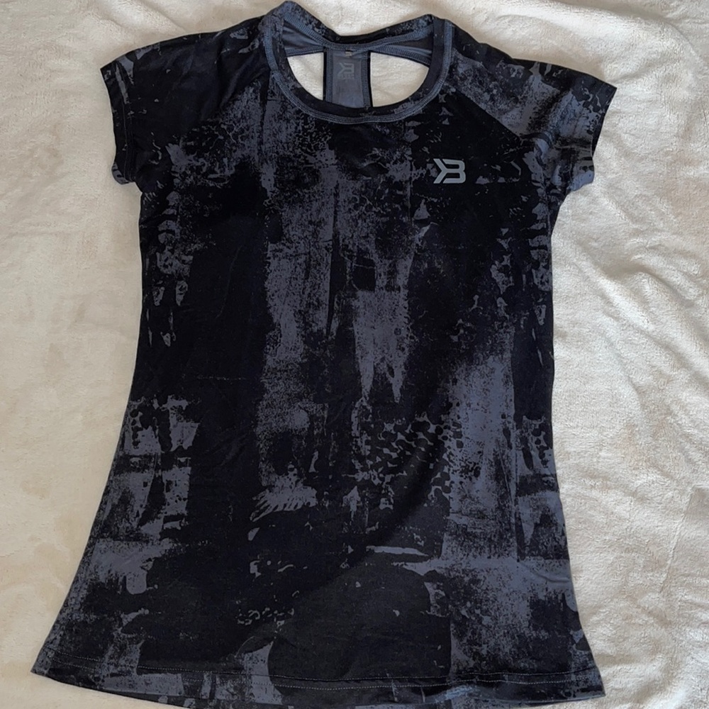 Better Bodies T-shirt with back cut-outs, size small, black.